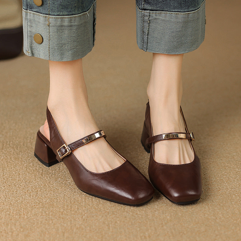 Casual Block-heeled Sandals With A Square Toe Featuring Rivet Accents And A Strap-over Design