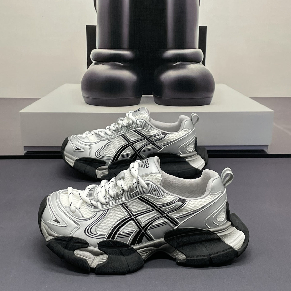 Men's 2026 New Mesh Ultra-light Round Toe Vintage Distressed Lightweight Sports Casual Shoes, Internet-famous Dad Shoes For Men