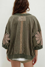 Mineral Water-washed Frayed Edge Pieced Flower Pattern Three-quarter Sleeve Loose Top