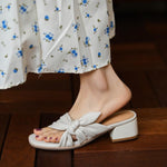 Outdoor And Indoor Wear A Flat Strap Sandal
